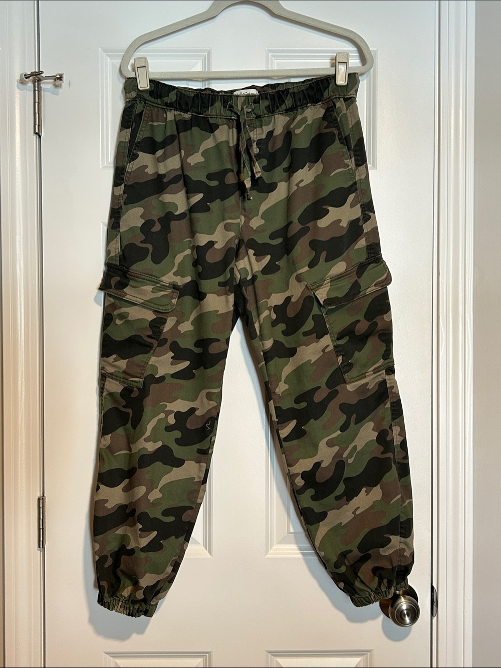 Vanilla Star Camo Cargo Joggers in Green, Brown & Black Women's Size Medium